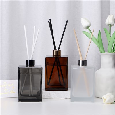 Dzintara stikla niedru difuzora pudele